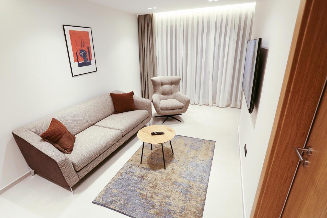 Hotel 12 Gjakova Экстерьер фото