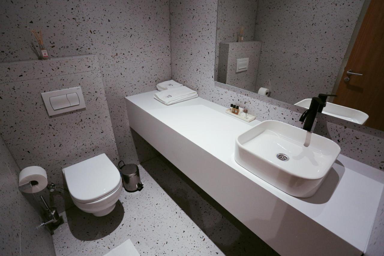 Hotel 12 Gjakova Экстерьер фото