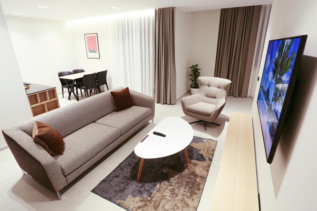 Hotel 12 Gjakova Экстерьер фото