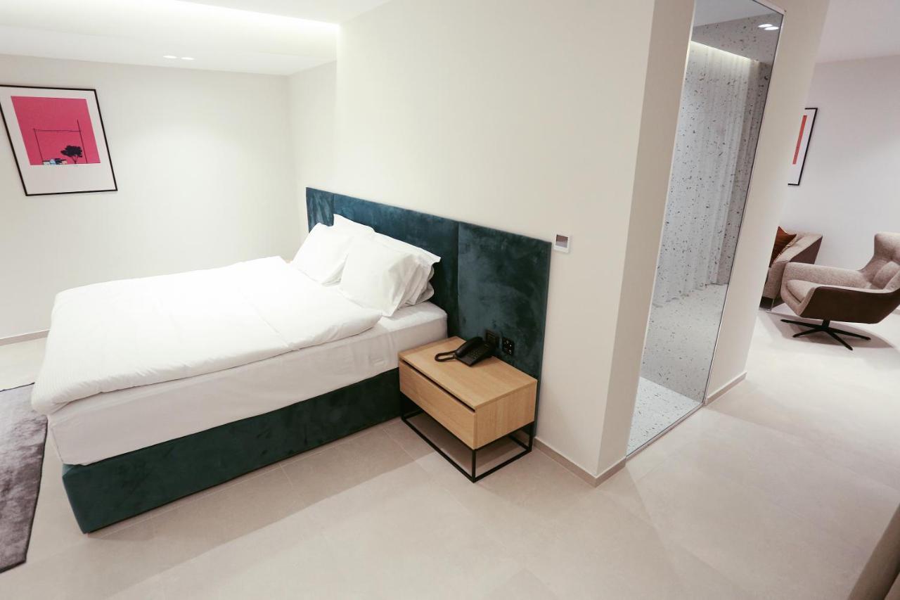 Hotel 12 Gjakova Экстерьер фото
