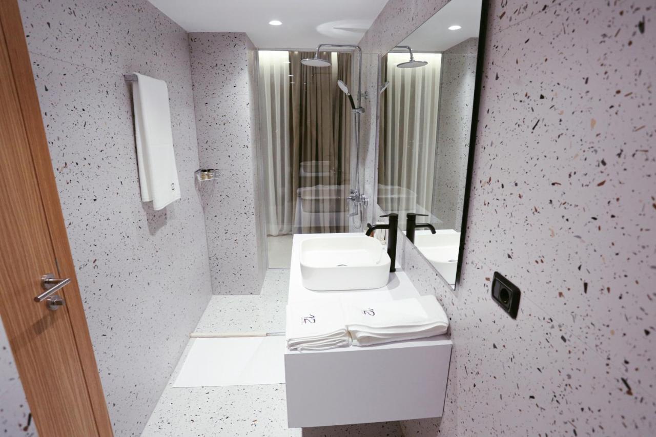 Hotel 12 Gjakova Экстерьер фото